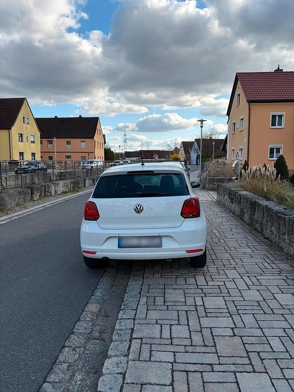 Gebraucht VW Polo 90 PS (66 kW) 2014 Weiß Kleinwagen