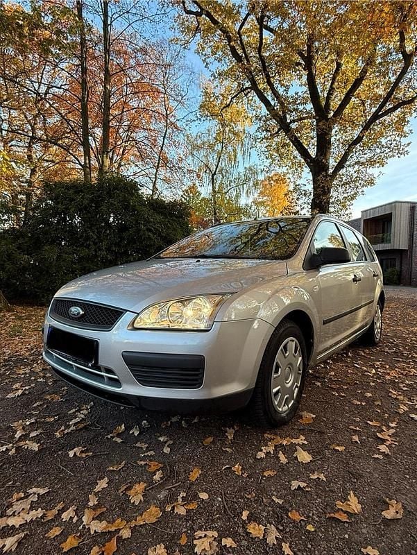 Silber Gebraucht 2006 Ford Focus Kombi | 3.199 € (Etwas zu teuer) - Bild 1/4