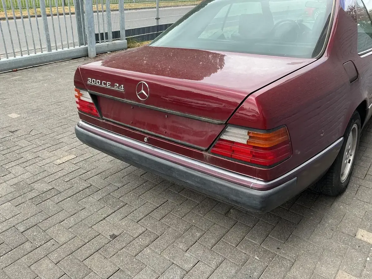 Gebraucht Mercedes E300 1991 Rot Coupé