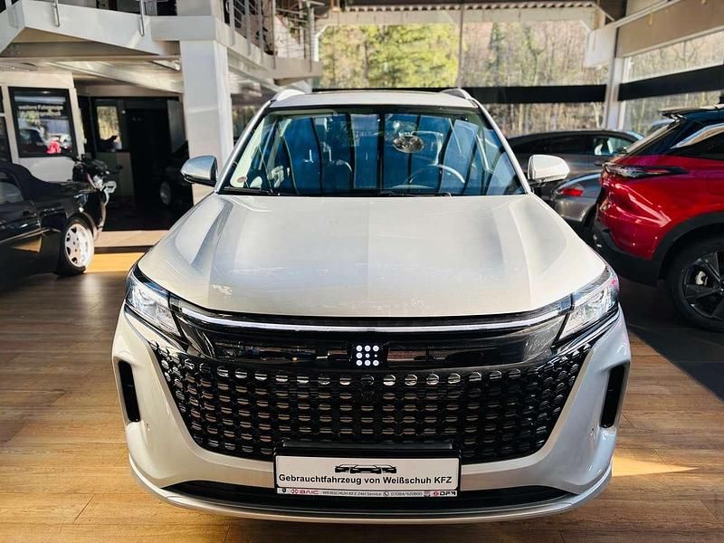 Neu DFSK E5 177 PS (130 kW) 2025 Silber SUV