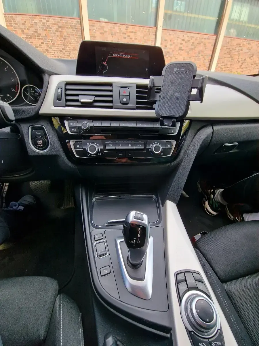 Gebraucht BMW 320 163 PS (119 kW) 2017 Schwarz Kombi