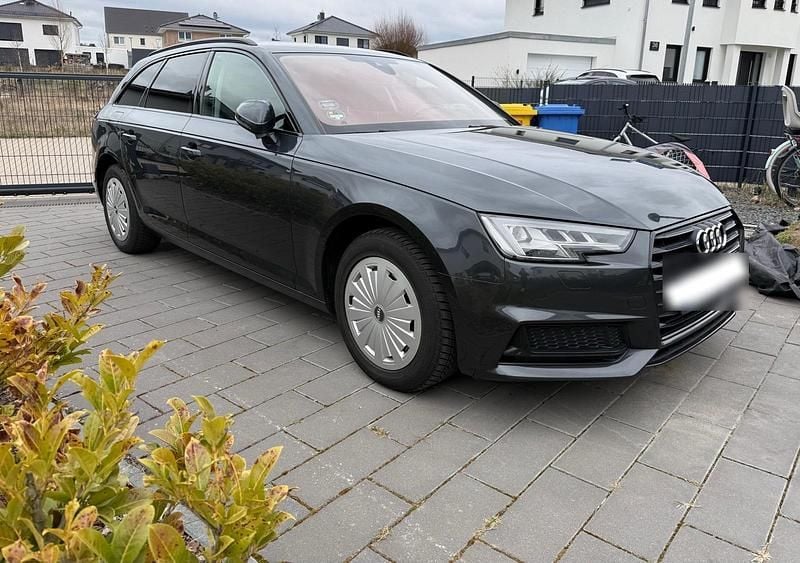 Gebraucht Audi A4 150 PS (110 kW) 2019 Grau Kombi