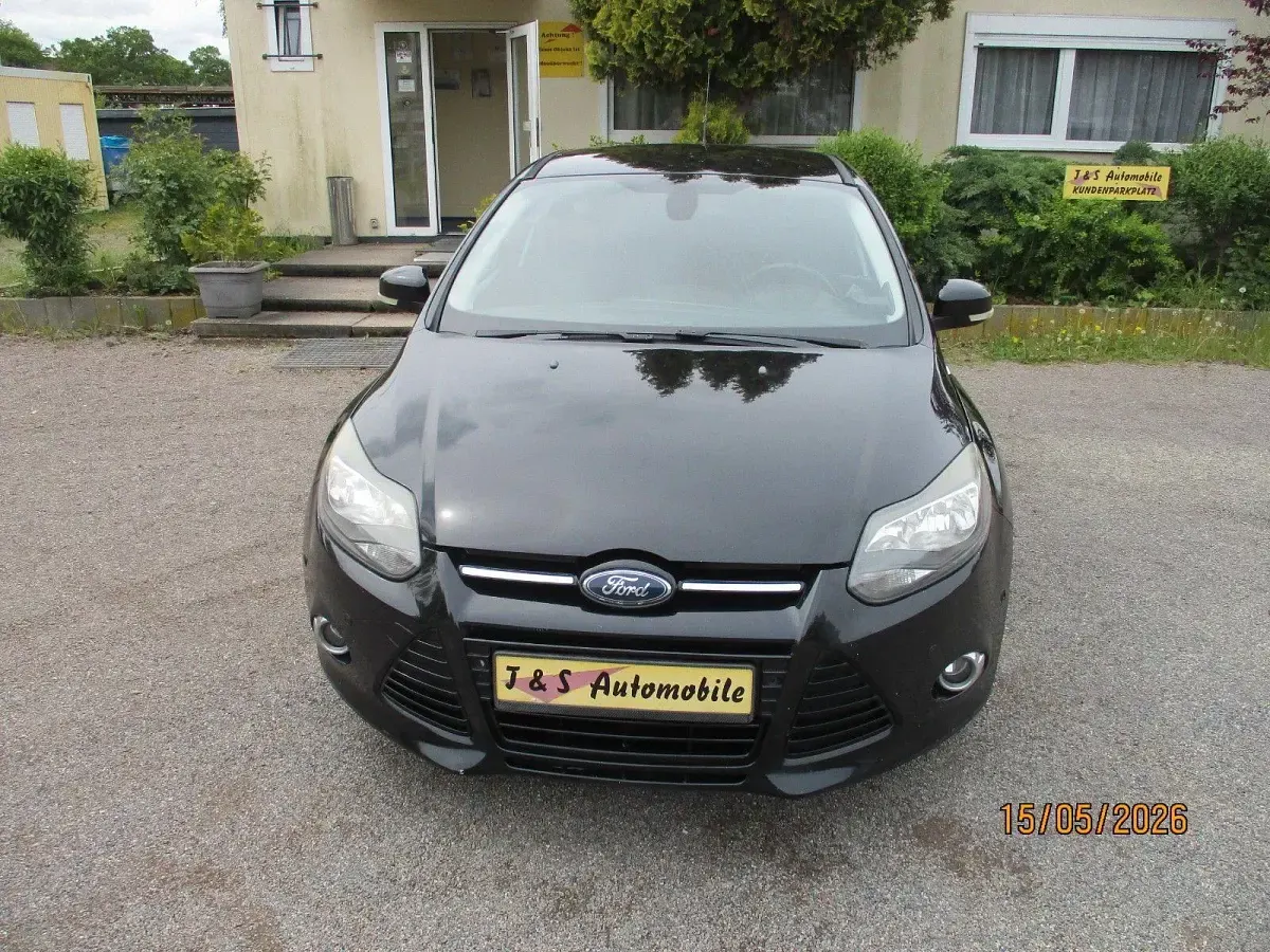 Gebraucht Ford Focus Titanium 116 PS (85 kW) 2011 Schwarz Limousine