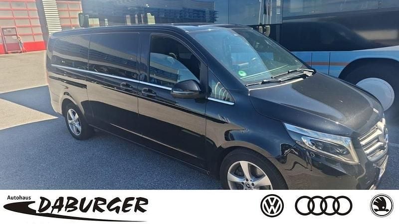 Schwarz Gebraucht 2018 Mercedes V250 Avantgarde Van / Kleinbus | 22.990 € (Superpreis) - Bild 1/4