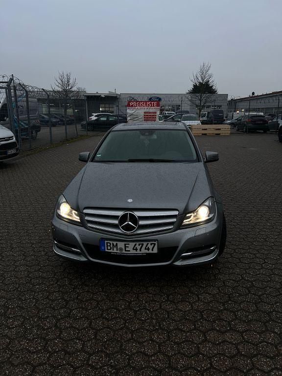 Gebraucht Mercedes C220 170 PS (125 kW) 2013 Grau Limousine
