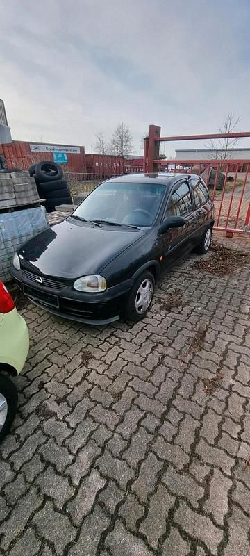 Gebraucht Opel Corsa 60 PS (44 kW) 1998 Schwarz Kleinwagen