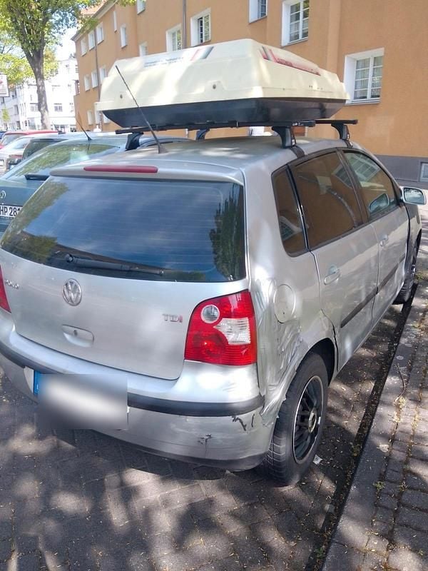 Second-hand VW Polo 75 CP (55 kW) 2005 Argintiu Hatchback