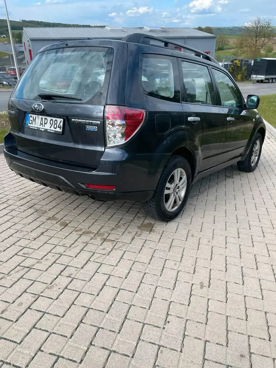Gebraucht Subaru Forester 147 PS (108 kW) 2010 Blau SUV