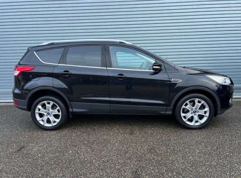 Schwarz Gebraucht 2014 Ford Kuga Titanium SUV | 13.000 € (Fairer Preis) - Bild 1/4