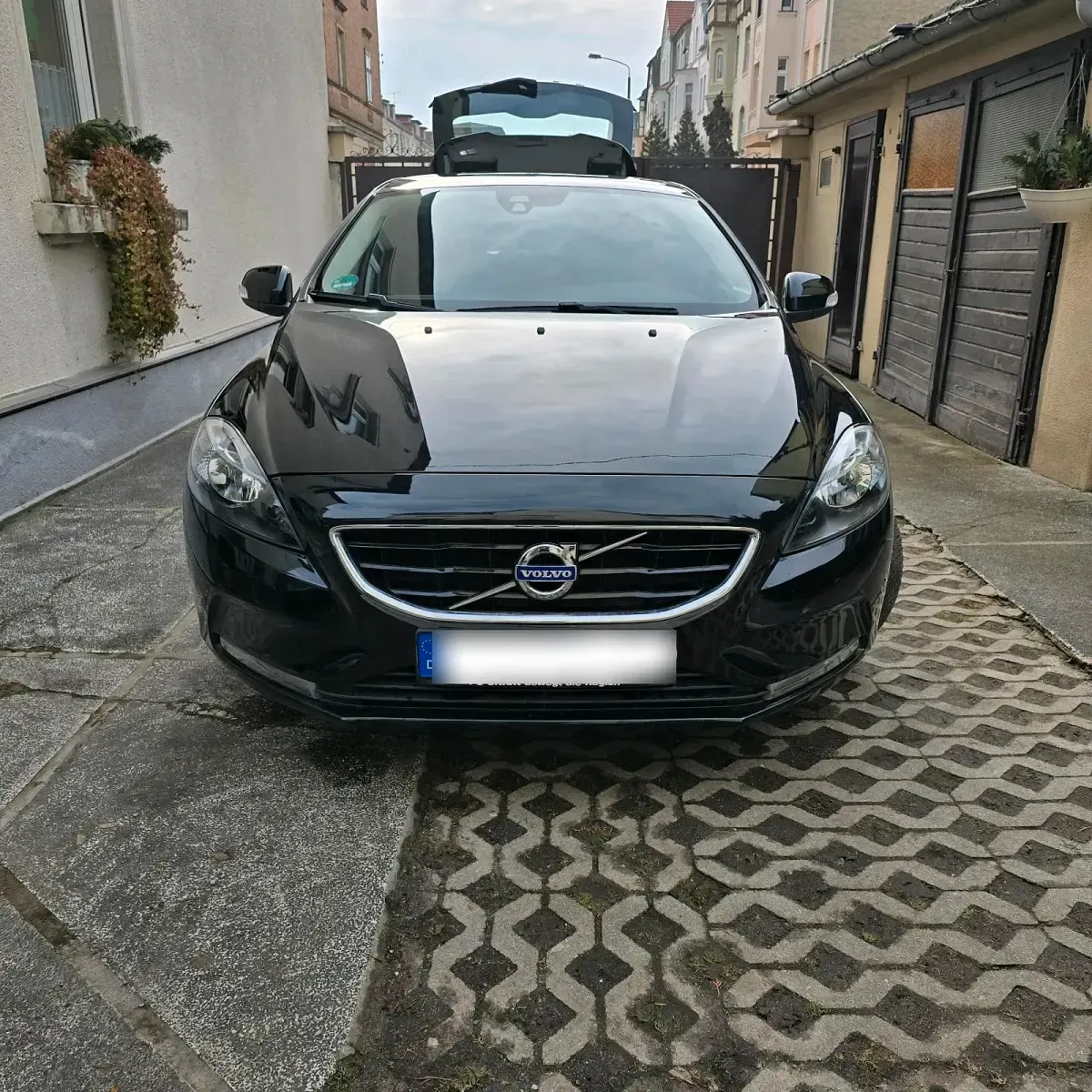 Gebraucht Volvo V40 150 PS (110 kW) 2015 Schwarz Limousine