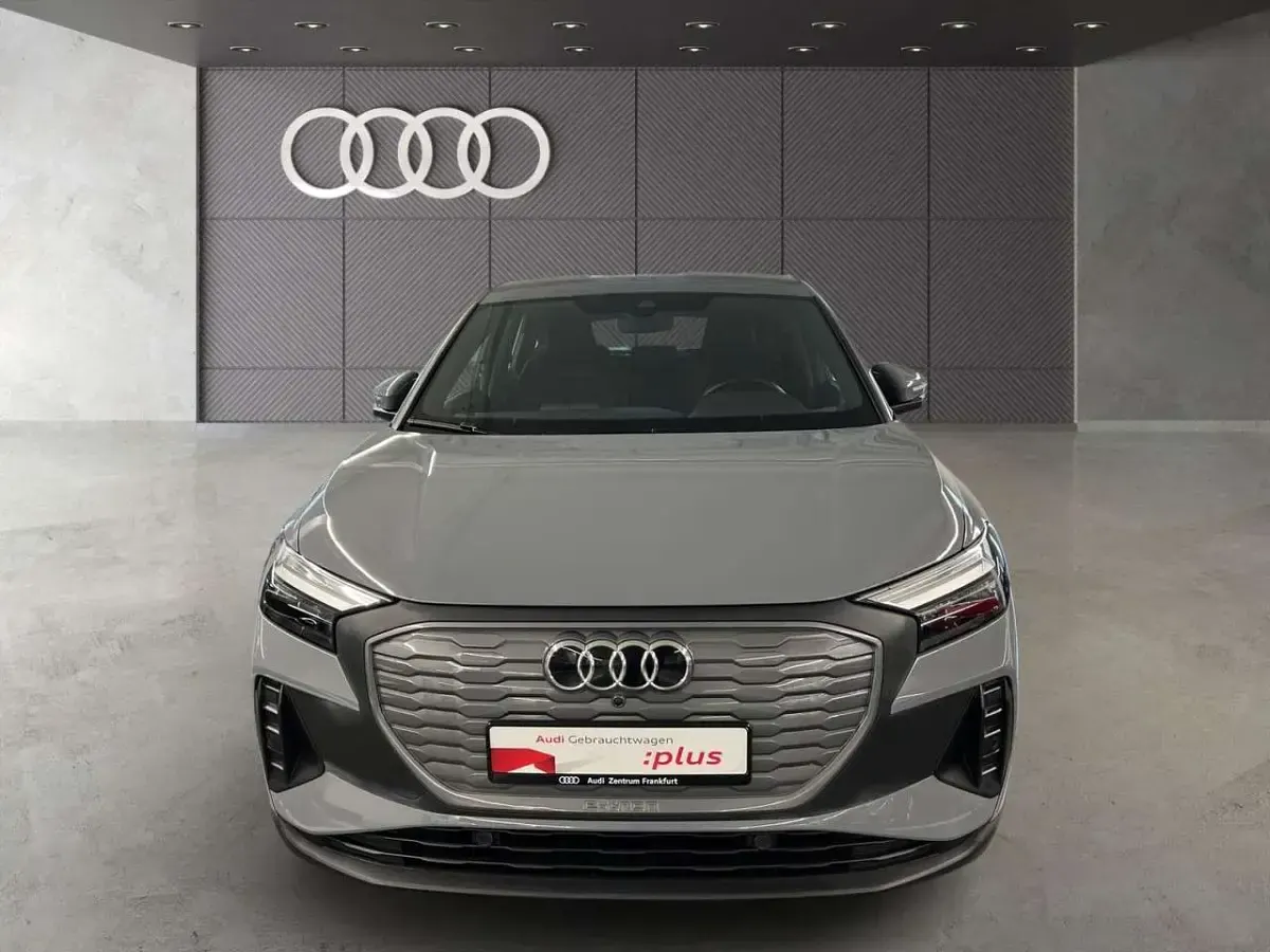 Second-hand Audi Q4 Sportback e-tron Advanced 150 kW (204 CP) 2023 Gri SUV