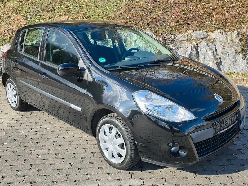 Gebraucht Renault Clio III 75 PS (55 kW) 2013 Schwarz Limousine