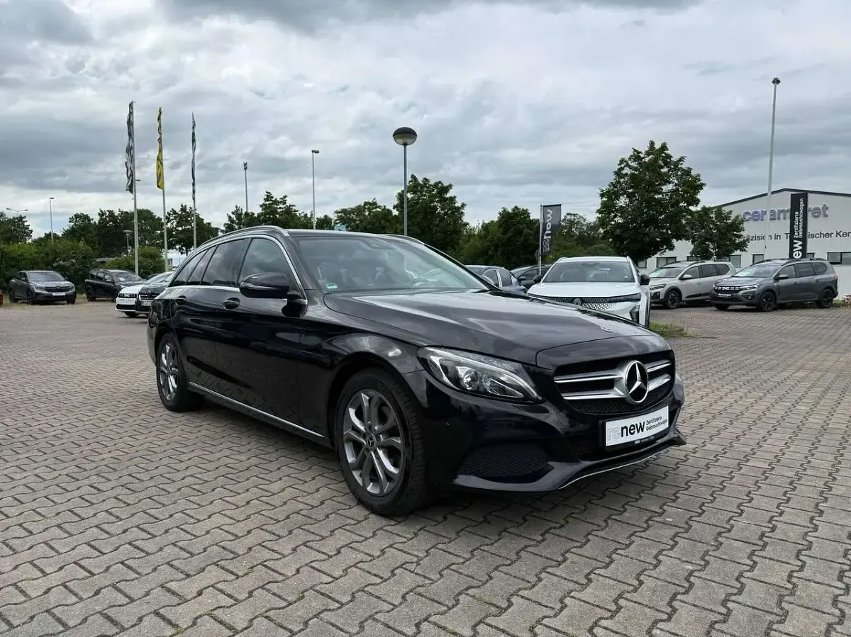 Gebraucht Mercedes C180 Advantage 156 PS (114 kW) 2018 Obsidianschwarz  metalliclack Kombi