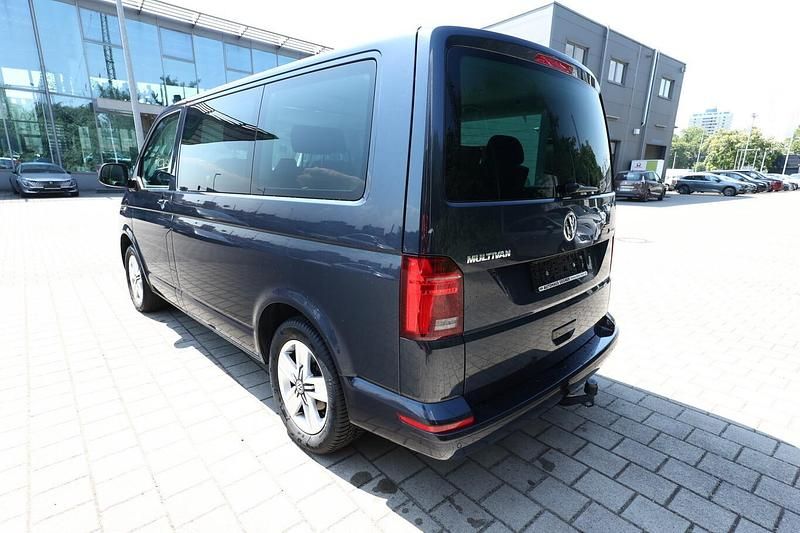 Gebraucht VW Multivan 204 PS (150 kW) 2023 Blau metallic Van