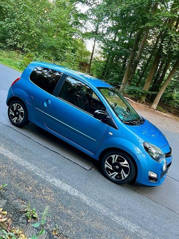 Blau Gebraucht 2013 Renault Twingo Dynamique Kleinwagen | 3.599 € (Fairer Preis) - Bild 1/4