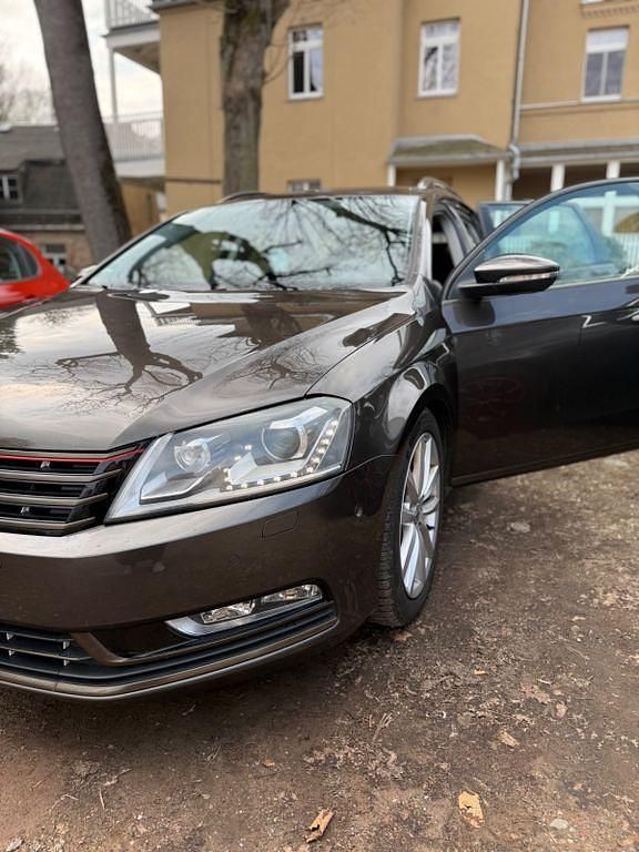 Gebraucht VW Passat Highline 170 PS (125 kW) 2012 Braun Kombi