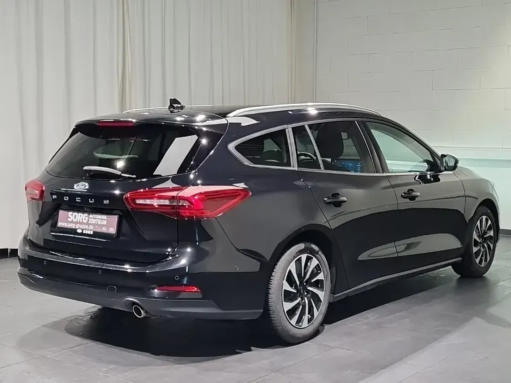 Usado Ford Focus Titanium X 125 CV (91 kW) 2024 Negro Familiar