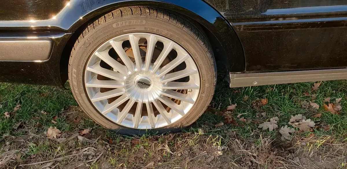 Używany Audi 80 174 KM (127 kW) 1992 Czarny Sedan/Limuzyna