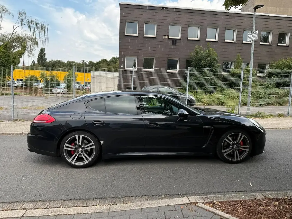 Gebraucht Porsche Panamera 250 PS (183 kW) 2013 Schwarz Kleinwagen