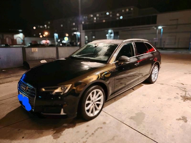 Gebraucht Audi A4 Sport 175 PS (128 kW) 2019 Schwarz Kombi