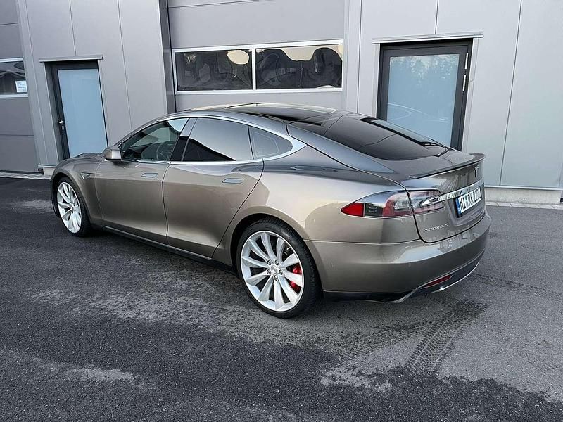 Gebraucht Tesla Model S 567 kW (772 PS) 2015 Silber Kleinwagen