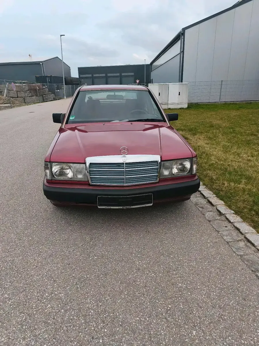 Gebraucht Mercedes 190 160 PS (117 kW) 1991 Rot Limousine