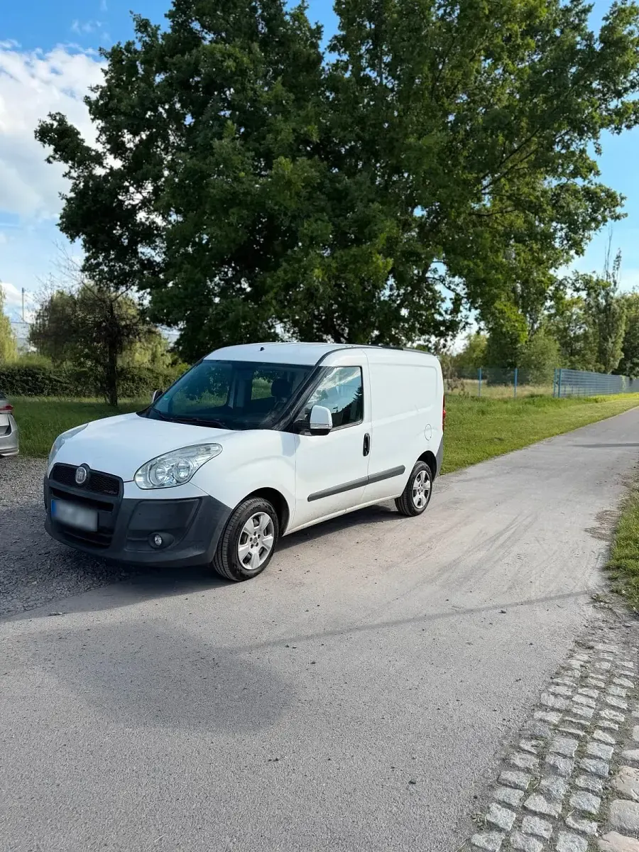 Gebraucht Fiat Doblò 95 PS (69 kW) 2009 Weiß Van / Kleinbus