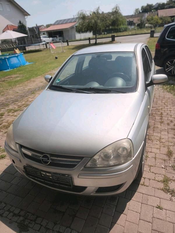 Silber Gebraucht 2004 Opel Corsa Limousine | 400 € (Superpreis) - Bild 1/4