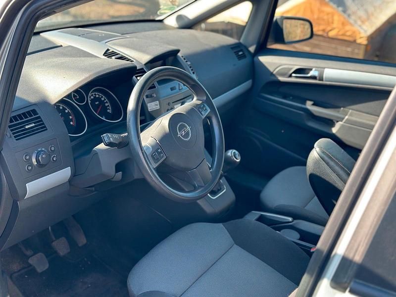 Gebraucht Opel Zafira 150 PS (110 kW) 2006 Grau Van / Kleinbus
