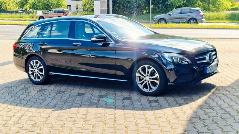 Schwarz Gebraucht 2014 Mercedes C220 Avantgarde Kombi | 12.800 € (Guter Preis) - Bild 1/4