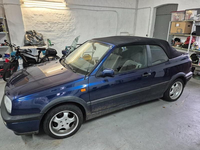 Blau Gebraucht 1994 VW Golf Cabriolet Cabrio | 1.500 € - Bild 1/4