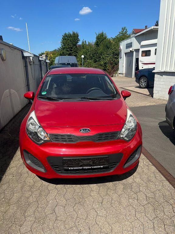 Rot Gebraucht 2011 Kia Rio Edition 7 Limousine | 3.750 € (Guter Preis) - Bild 1/4