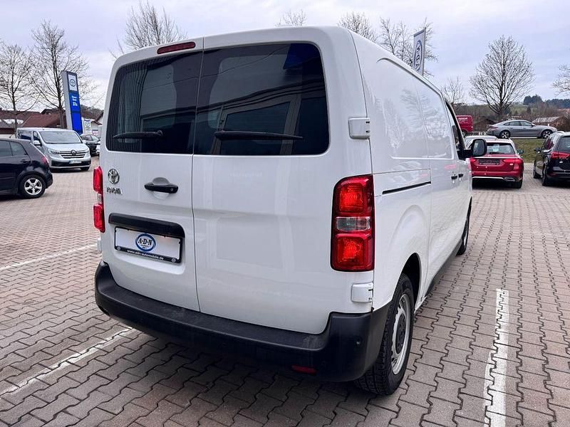 Gebraucht Toyota Proace 144 PS (105 kW) 2022 Weiß Van / Kleinbus