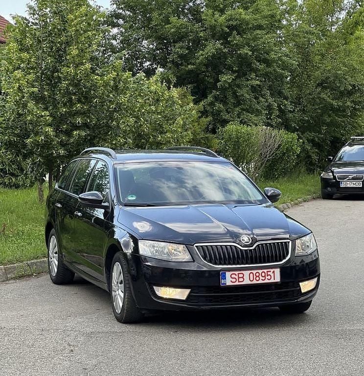 Schwarz Gebraucht 2013 Skoda Octavia Style Kombi | 7.000 € (Teuer) - Bild 1/4