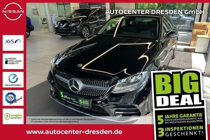 Schwarz unilack Gebraucht 2020 Mercedes C300e AMG line Limousine | 27.980 € (Fairer Preis) - Bild 1/4