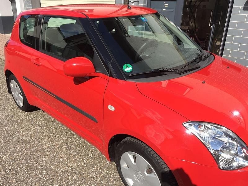 Gebraucht Suzuki Swift 2009 Rot Kleinwagen