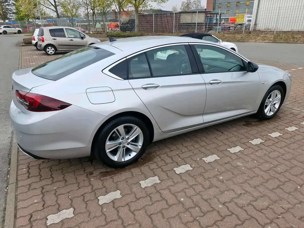 Gebraucht Opel Insignia 174 PS (127 kW) 2021 Silber Limousine