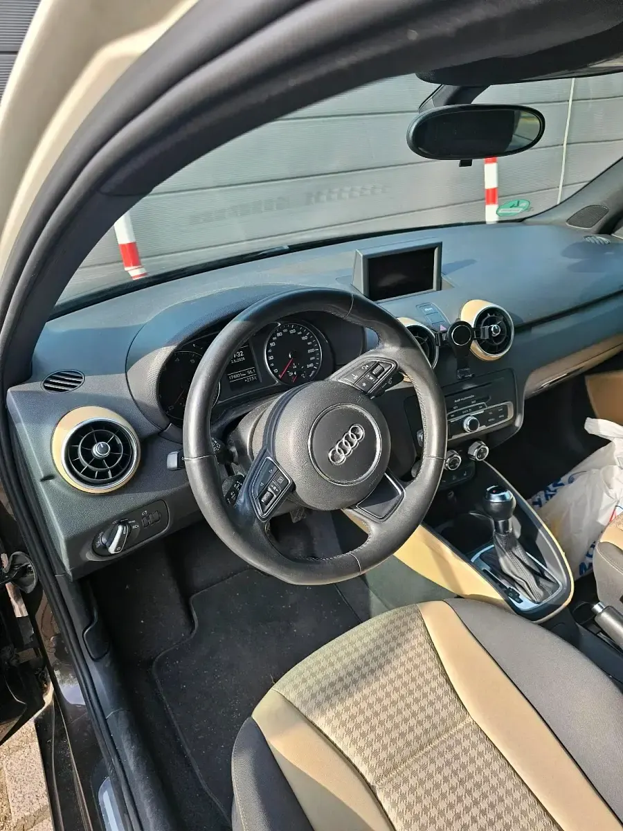Usata Audi A1 122 CV (89 kW) 2010 Marrone Utilitaria