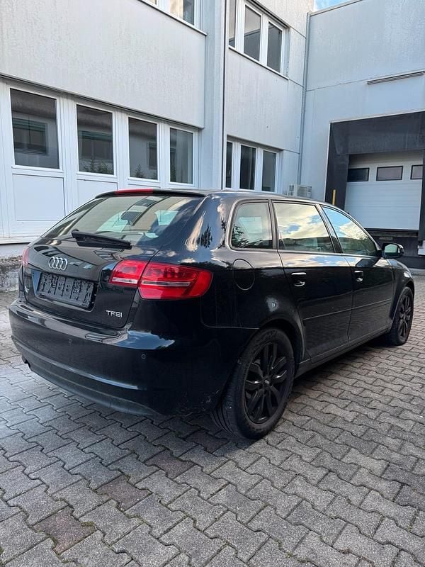 Gebraucht Audi A3 Ambiente 105 PS (77 kW) 2011 Schwarz Kleinwagen