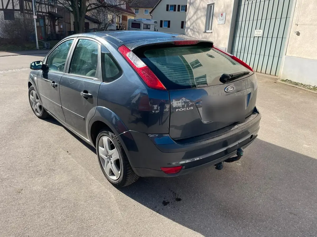 Second-hand Ford Focus 101 CP (74 kW) 2007 Gri Berlinǎ
