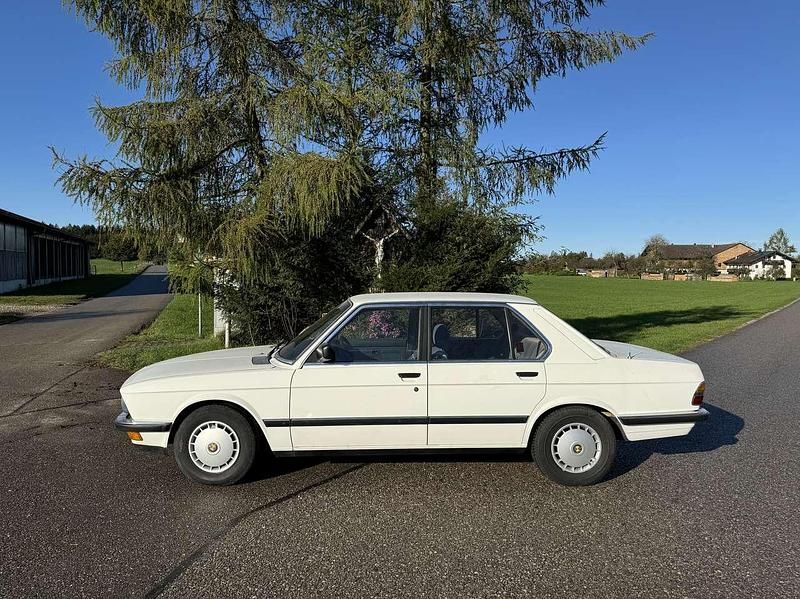 Gebraucht BMW 525 122 PS (89 kW) 1985 Limousine