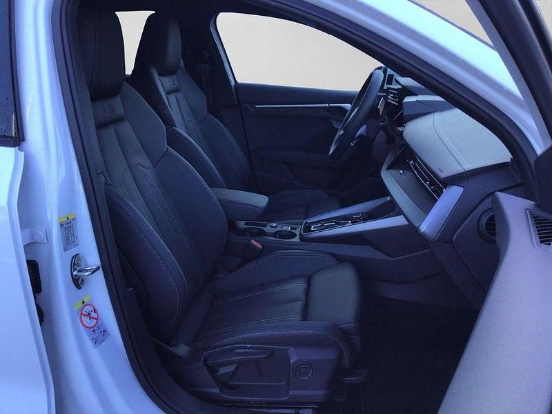 Gebraucht Audi A3 S-Line 116 PS (85 kW) 2025 Weiß Limousine