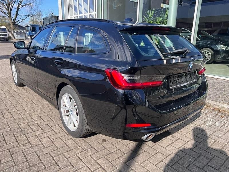 Gebraucht BMW 320e 204 PS (150 kW) 2023 Schwarz Limousine