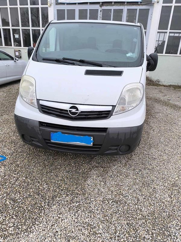 Weiß Gebraucht 2011 Opel Vivaro Van | 3.300 € - Bild 1/4