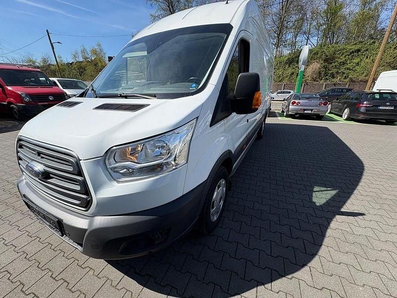 Gebraucht Ford Transit Trend 131 PS (96 kW) 2018 Weiß Van / Kleinbus