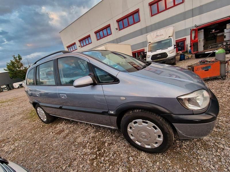 Gebraucht Opel Zafira Njoy 101 PS (74 kW) 2005 Silber Van / Kleinbus