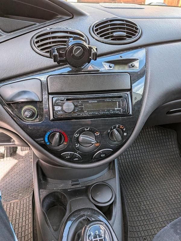 Gebraucht Ford Focus 100 PS (73 kW) 2002 Silber Kleinwagen