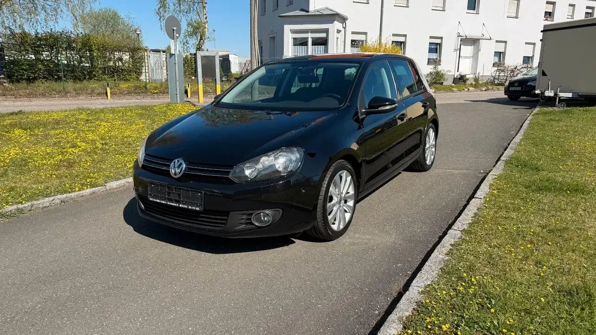 Gebraucht VW Golf VI Team 105 PS (77 kW) 2011 Schwarz Kleinwagen