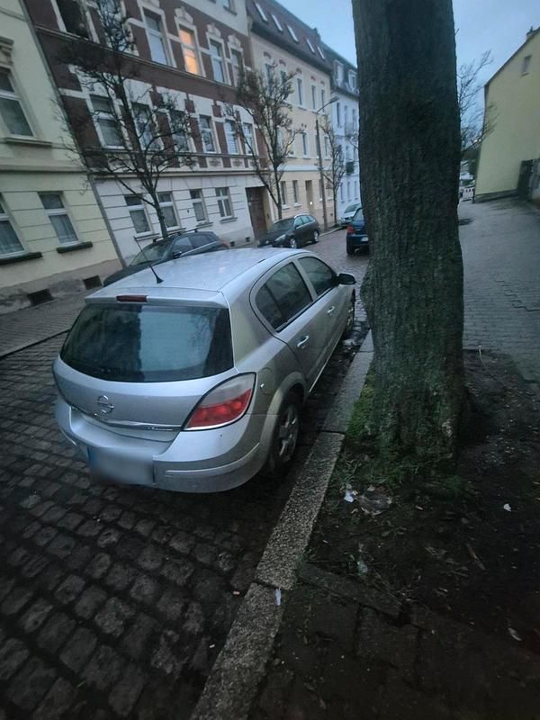 Gebraucht Opel Astra 115 PS (84 kW) 2004 Silber Kleinwagen