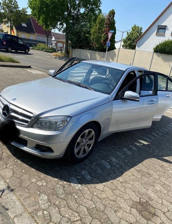 Silber Gebraucht 2010 Mercedes C200 Limousine | 3.200 € (Superpreis) - Bild 1/4